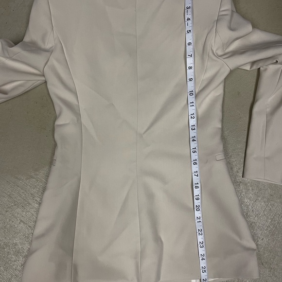 NWOT Zara cream blazer with shoulder pads - Picture 4 of 5